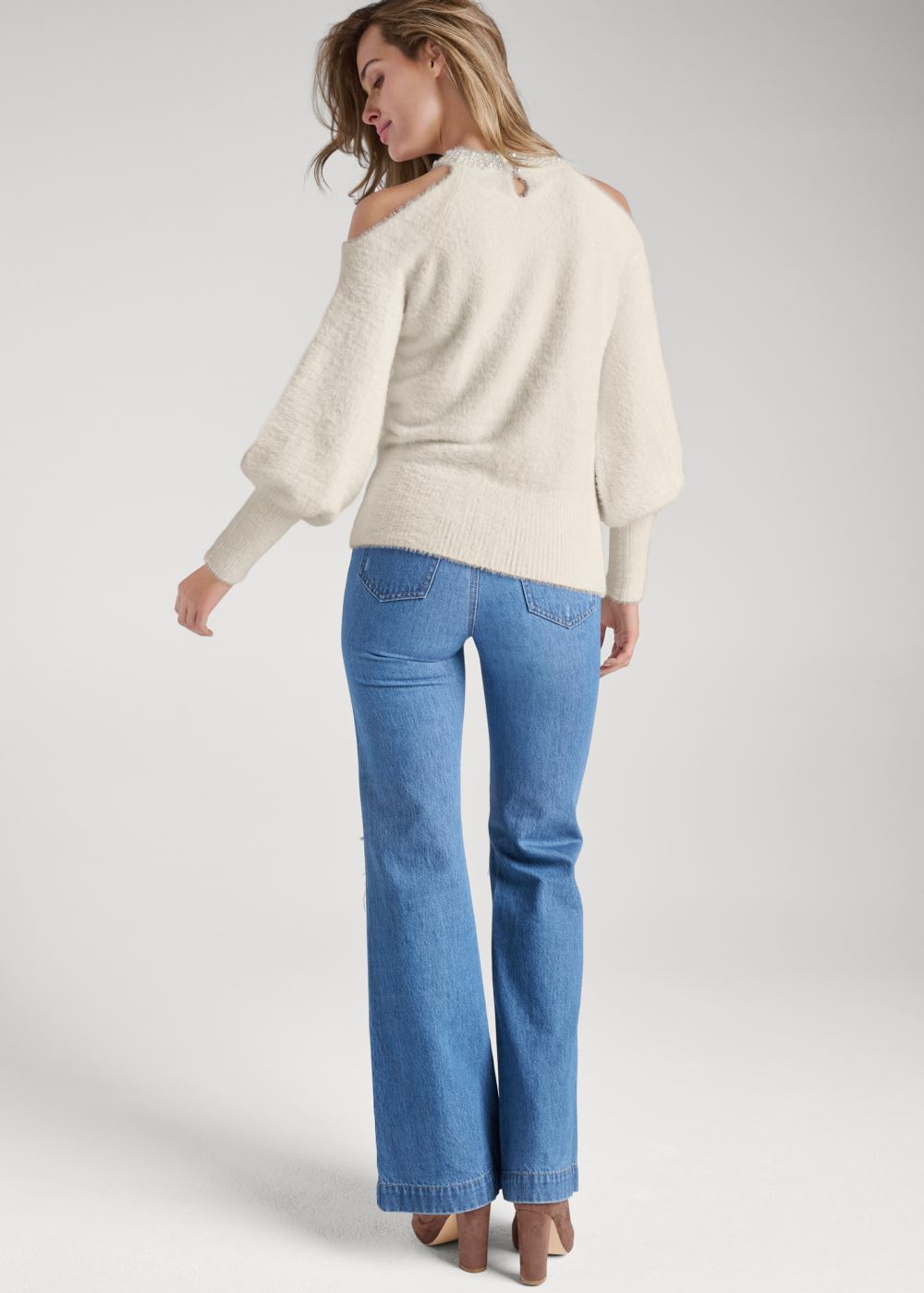 Venus VENUS | Cozy Cold Shoulder Sweater in Off White