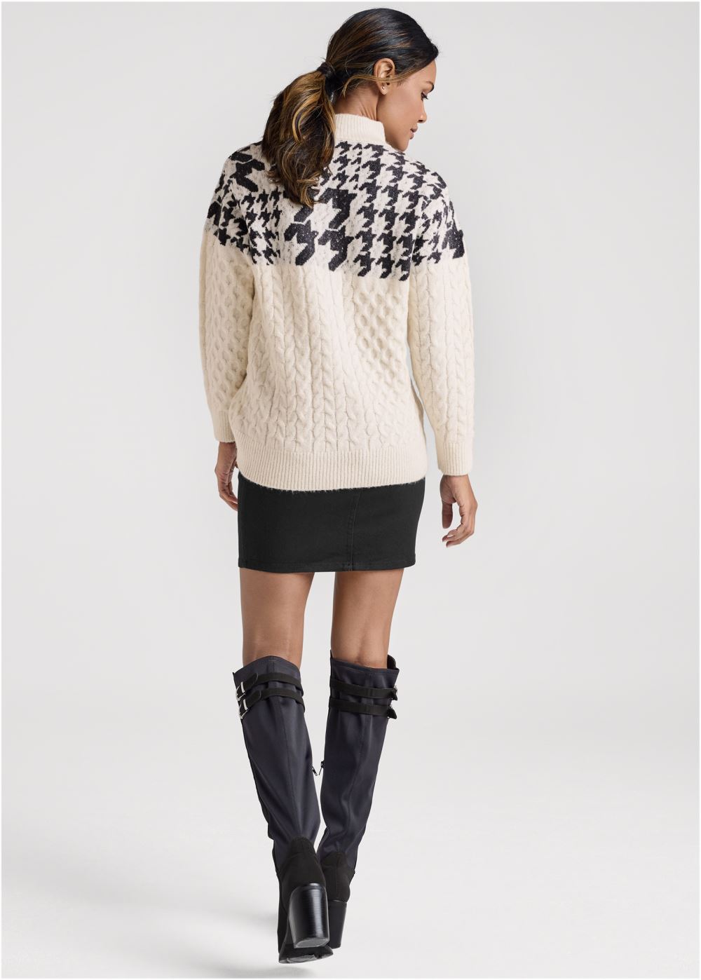Venus VENUS | Mock Neck Printed Sweater in Off White Multi