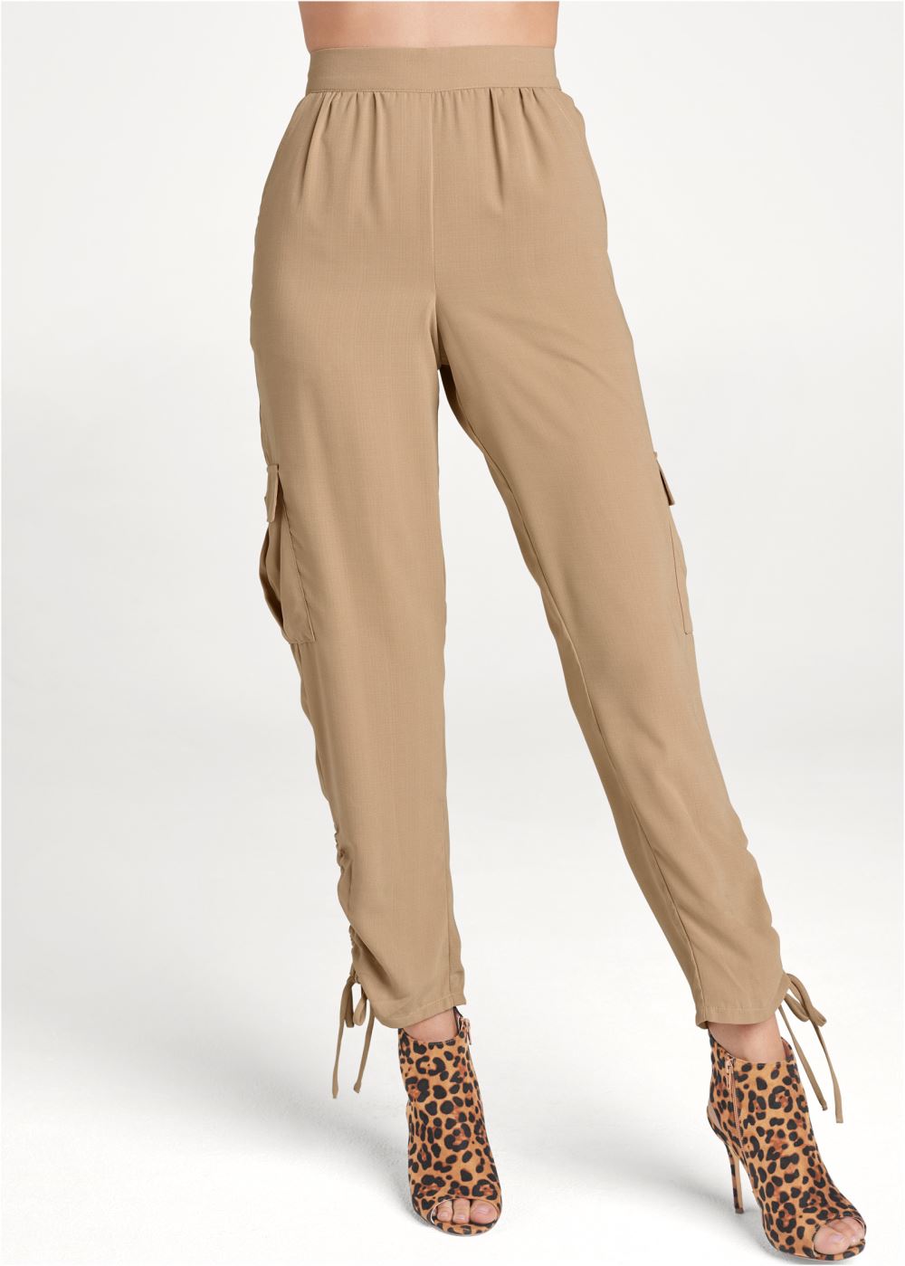 Venus Lightweight Cargo Pants in Camel
