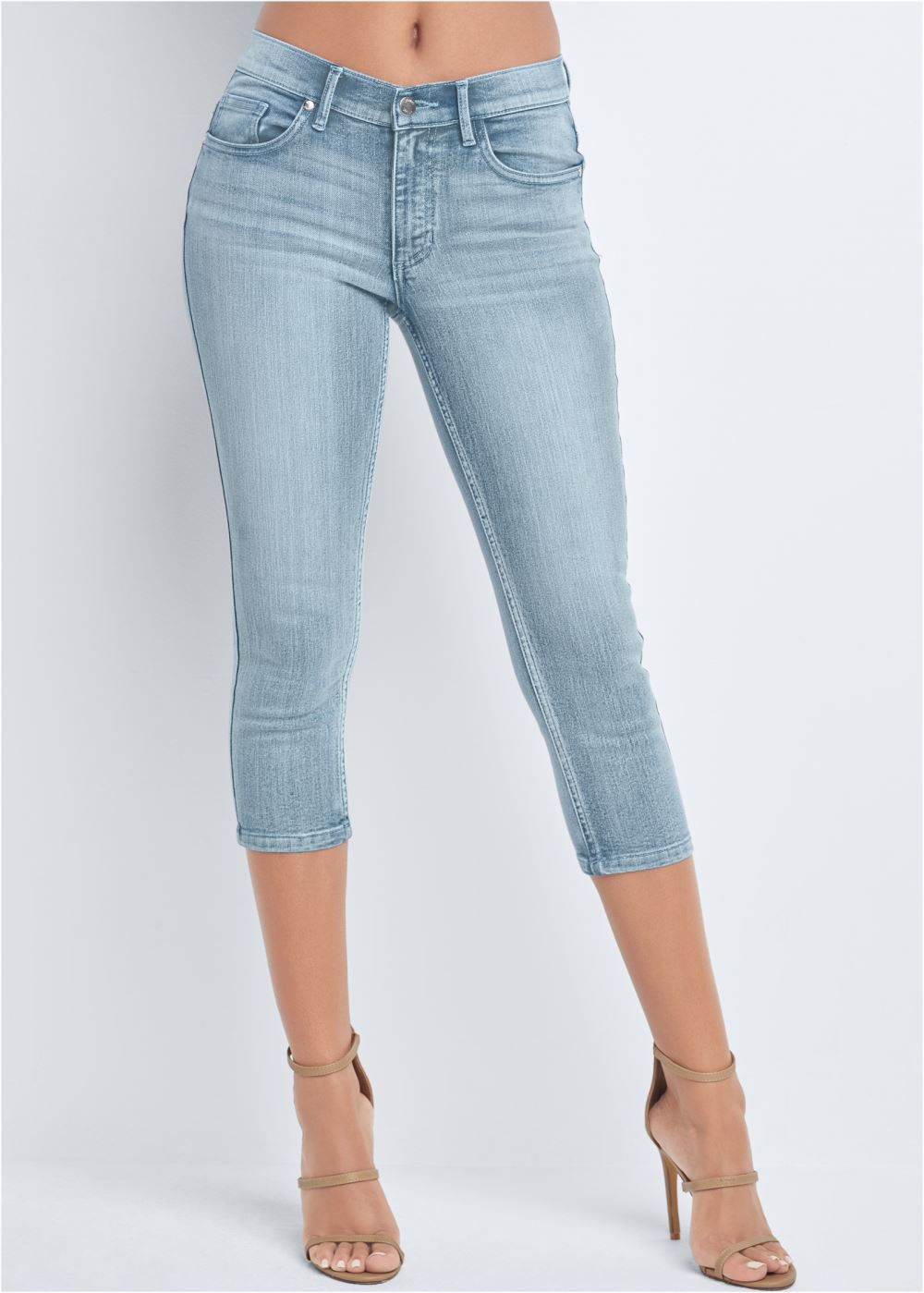 Venus Capri Jeans in Light Wash