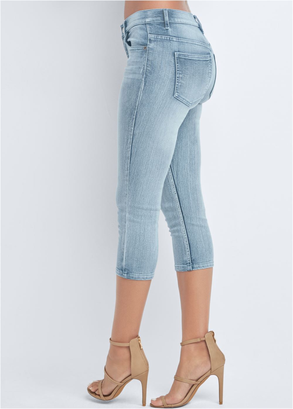 Venus Capri Jeans in Light Wash
