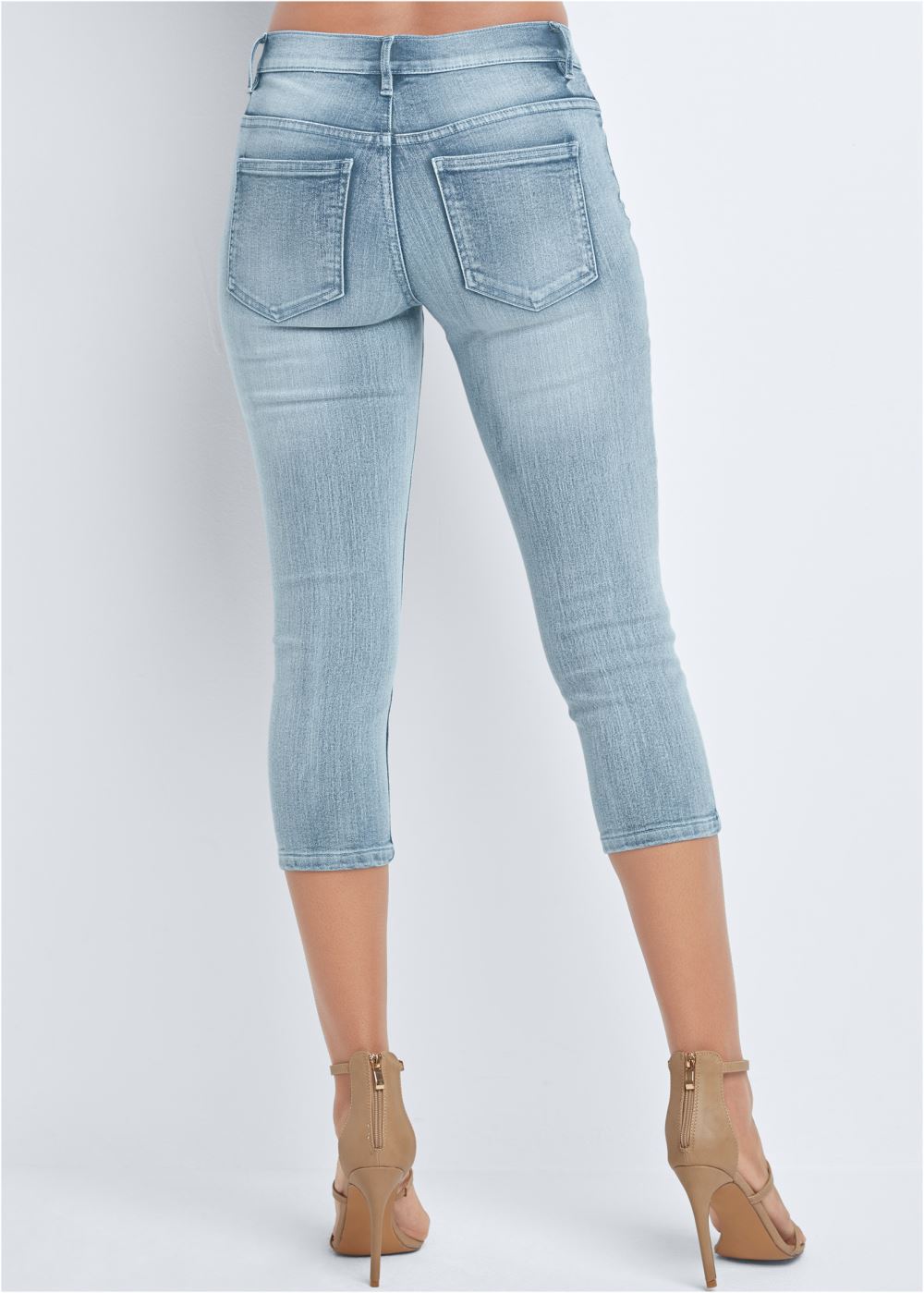Venus Capri Jeans in Light Wash
