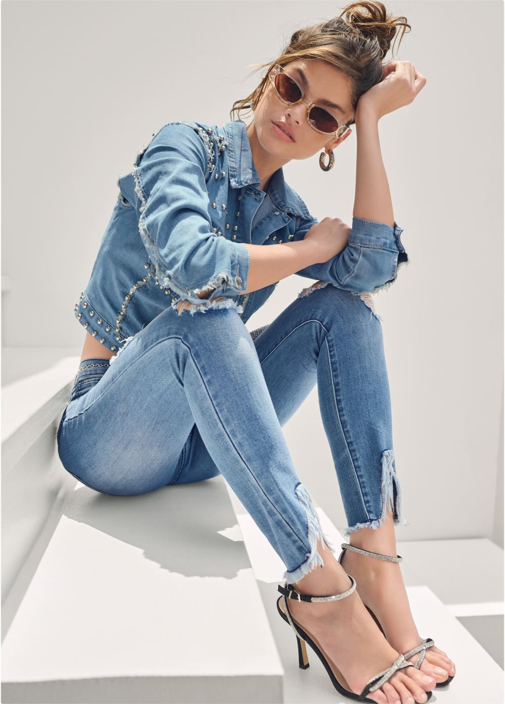 Venus Triangle Hem Jeans in Medium Wash