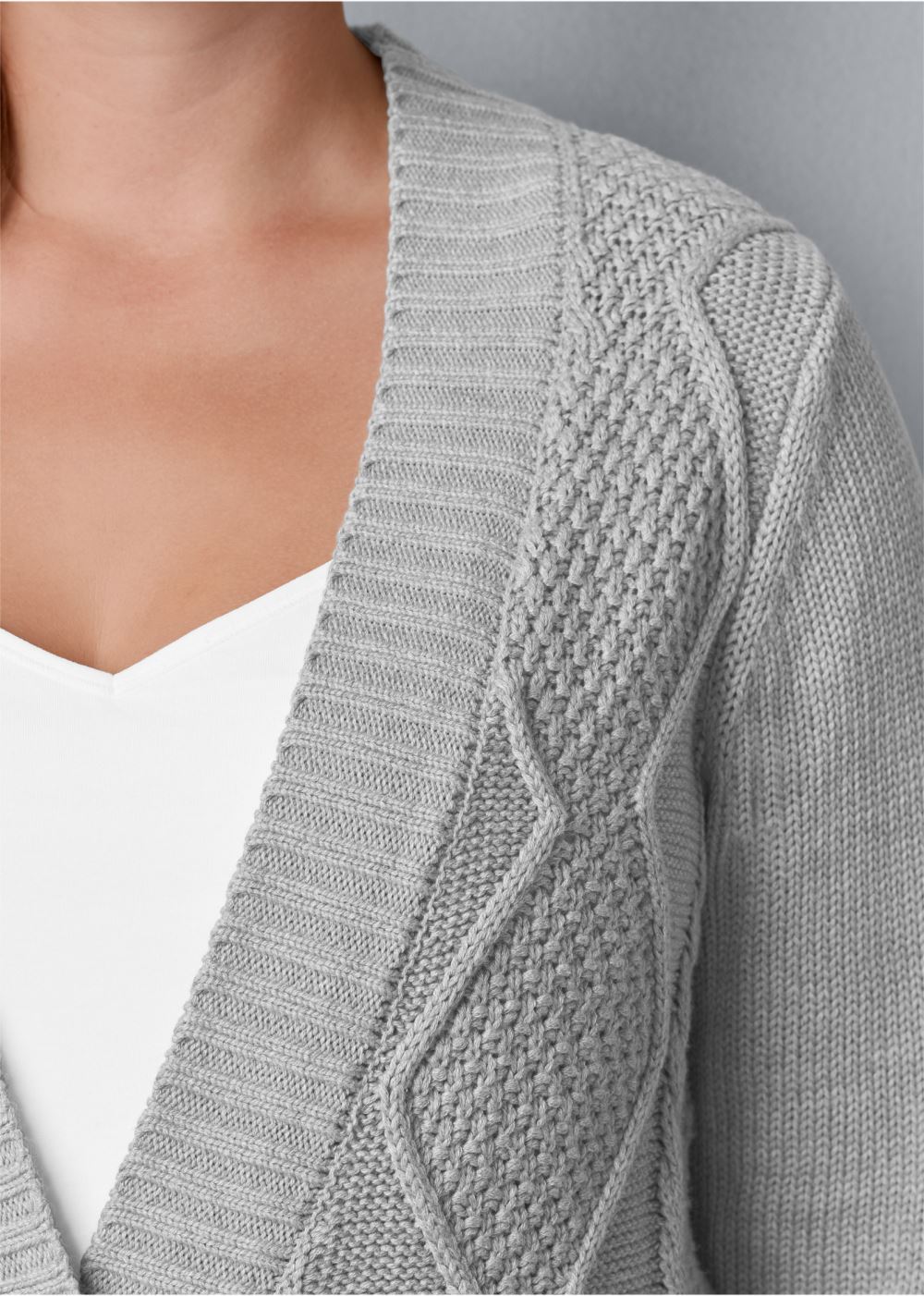 Venus VENUS | Button-Front Knit Cardigan in Light Grey