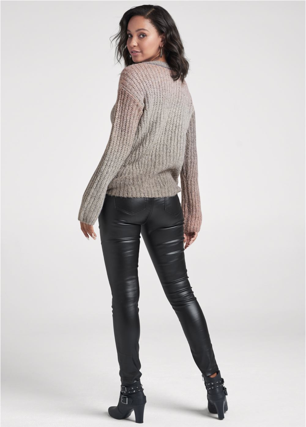 Venus VENUS | Ombre Knit V-Neck Sweater in Pink Multi