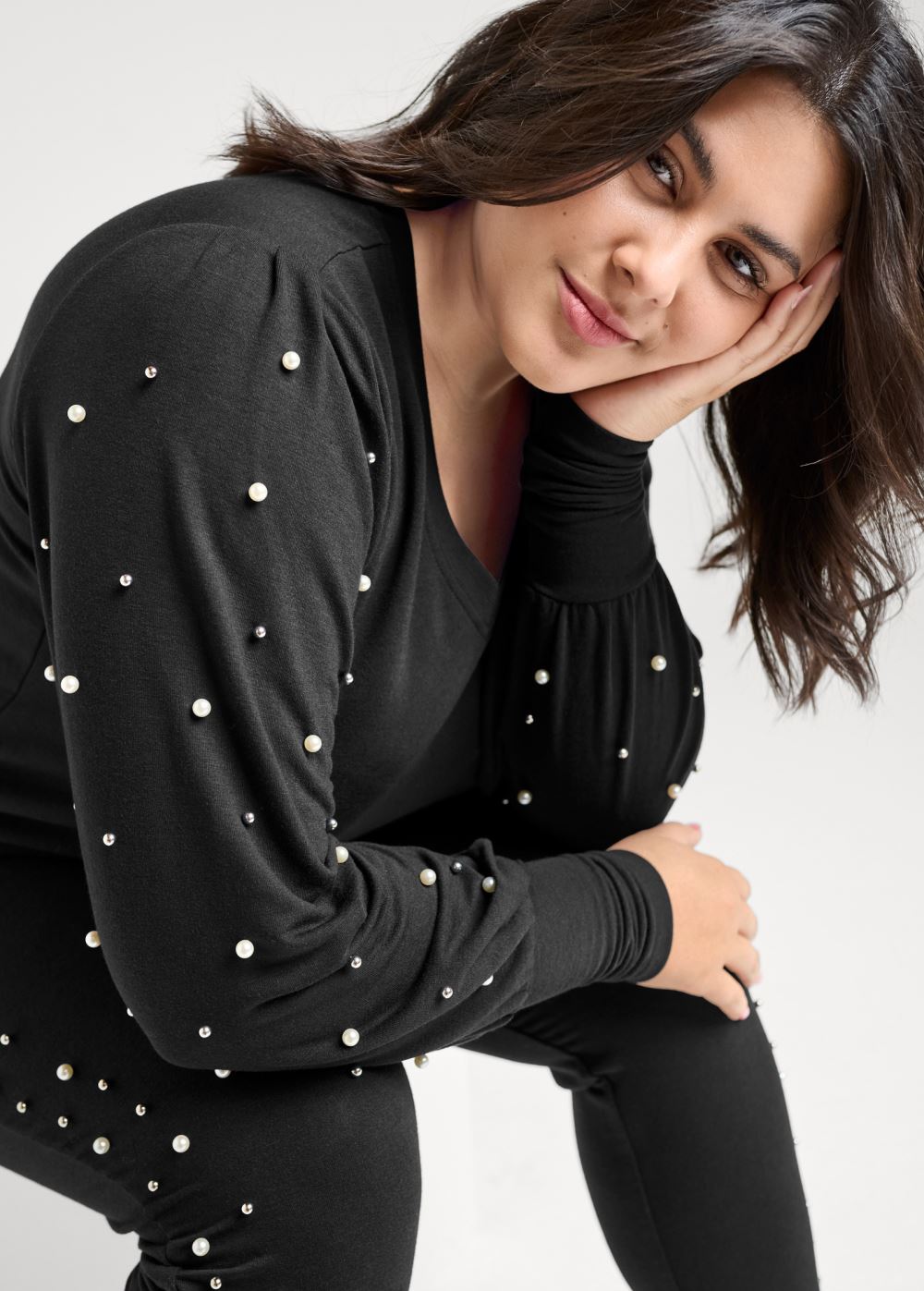 Venus Plus Size Pearl Detail Lounge Pant Set in Black