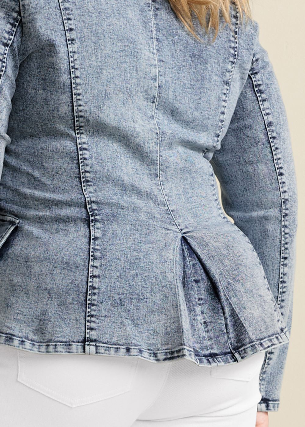 Venus Sweetheart Denim Blazer in Acid Wash