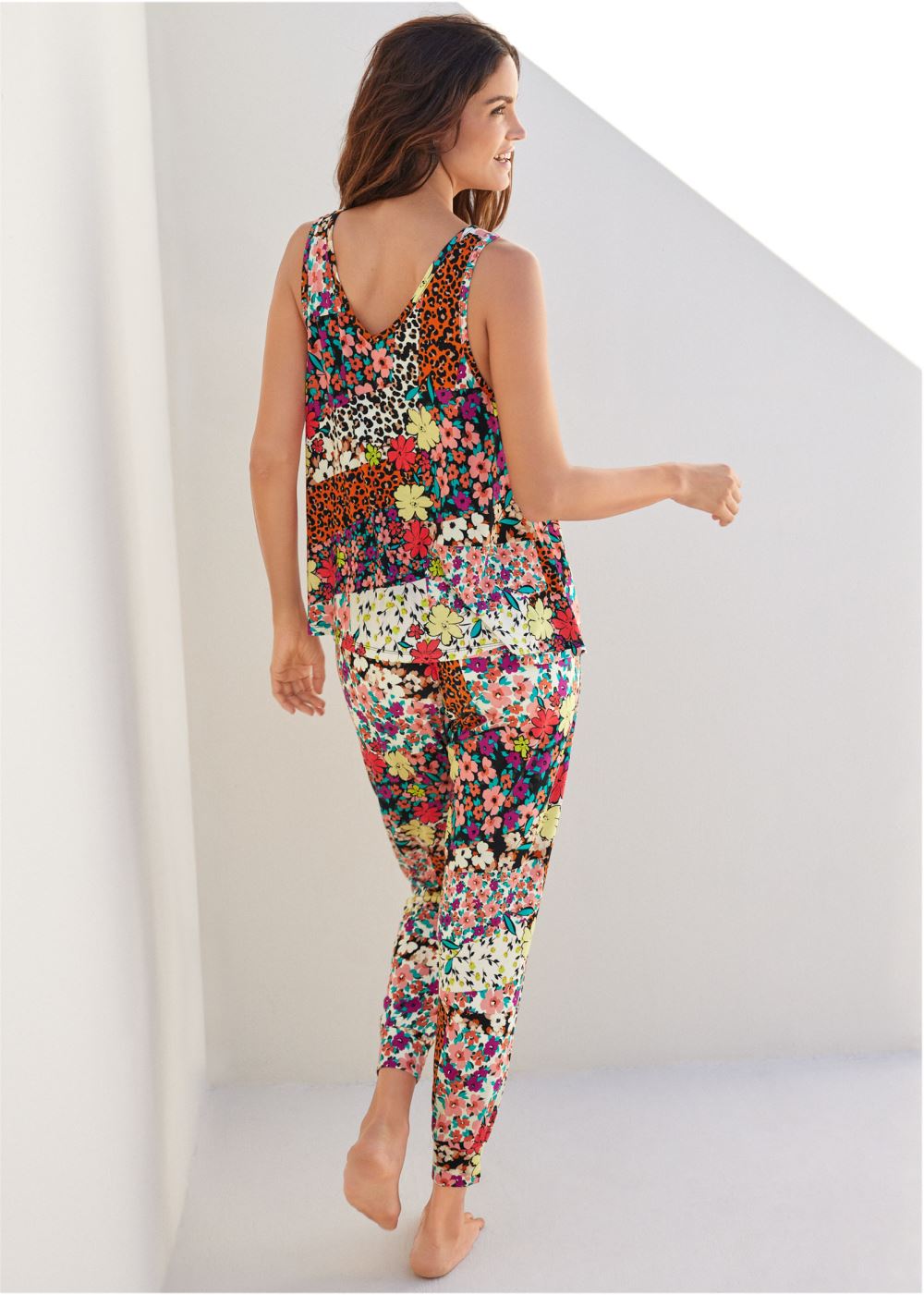 Venus Print Party Tank and joggers pajama set