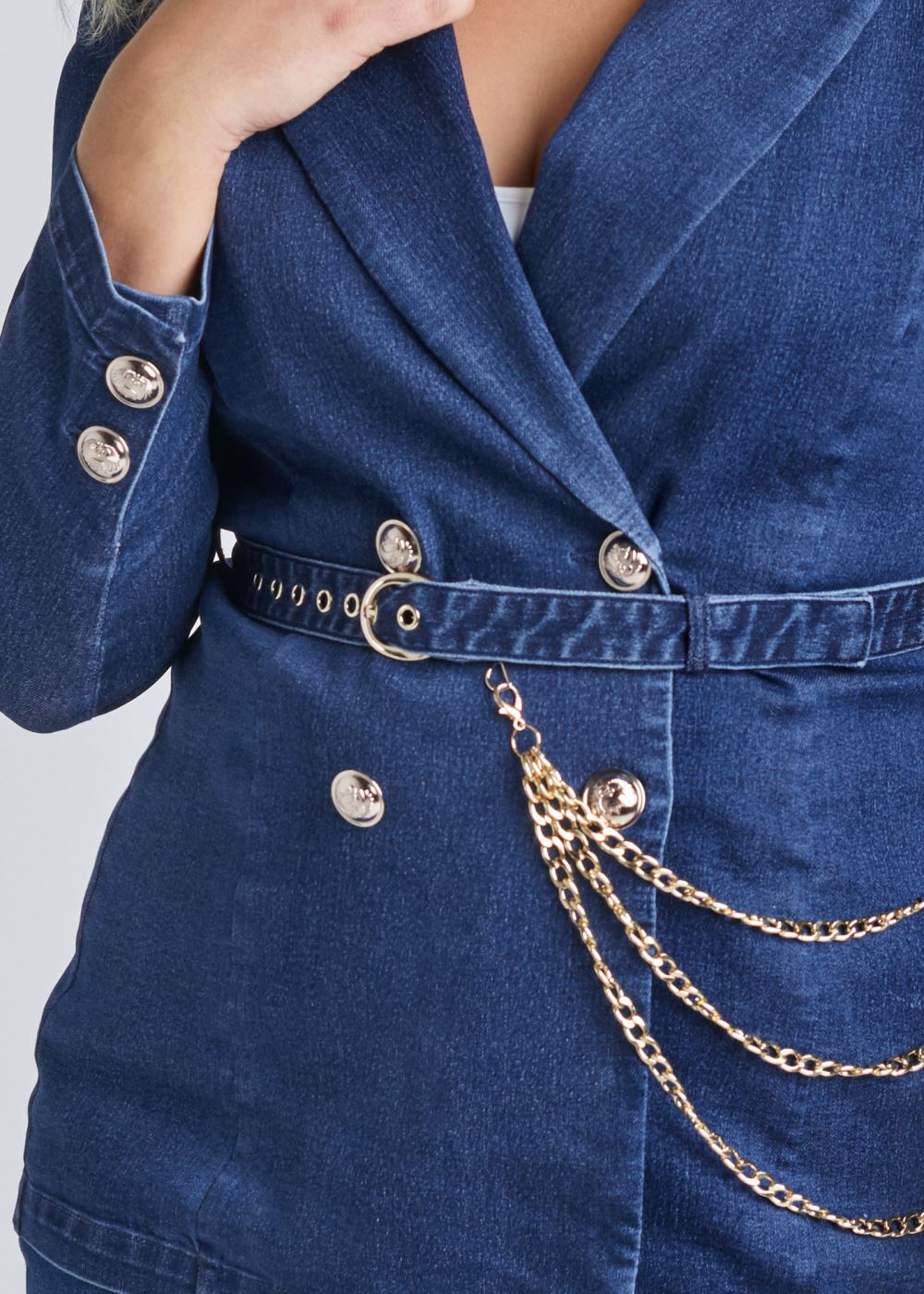 Venus Chain Detail Jean Jacket in Medium Wash