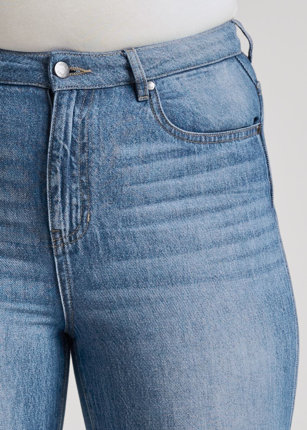 Venus Medium Wash New Vintage Straight Jeans