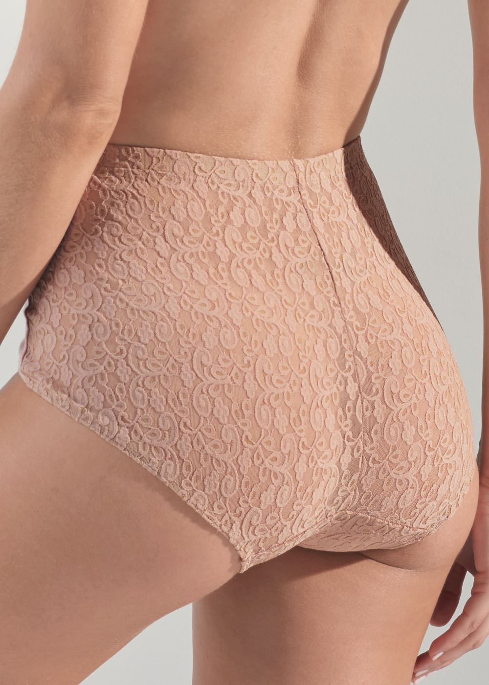 Venus Dolce' Delight Lace smoothing brief