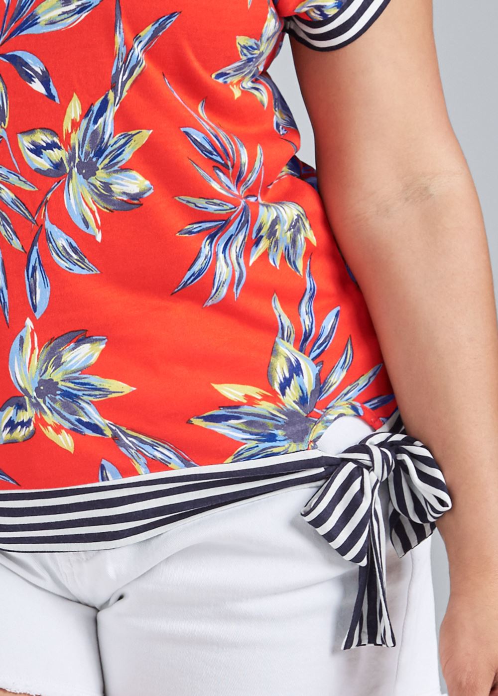 Venus Plus Size Tie Detail Printed Top