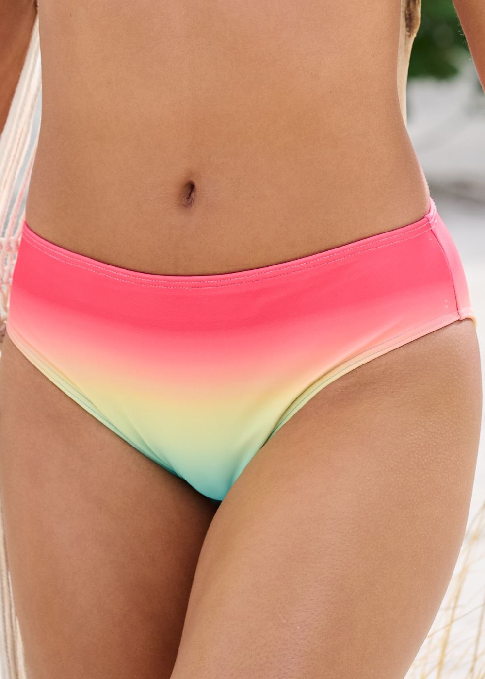 Venus Classic Hipster Mid-Rise Bottom Bikini