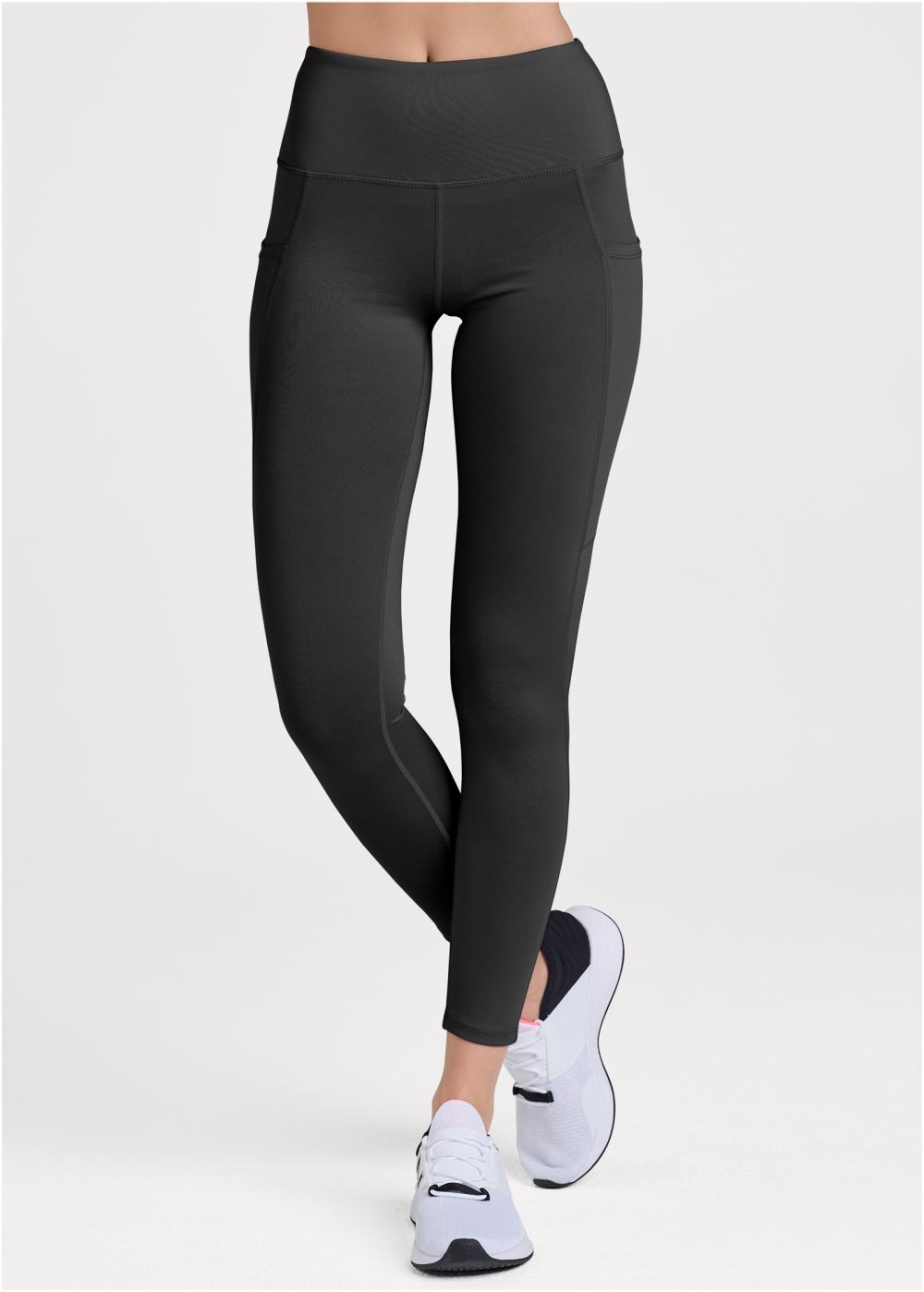Venus Plus Size High-Rise 7/8 Pocket Leggings in Black