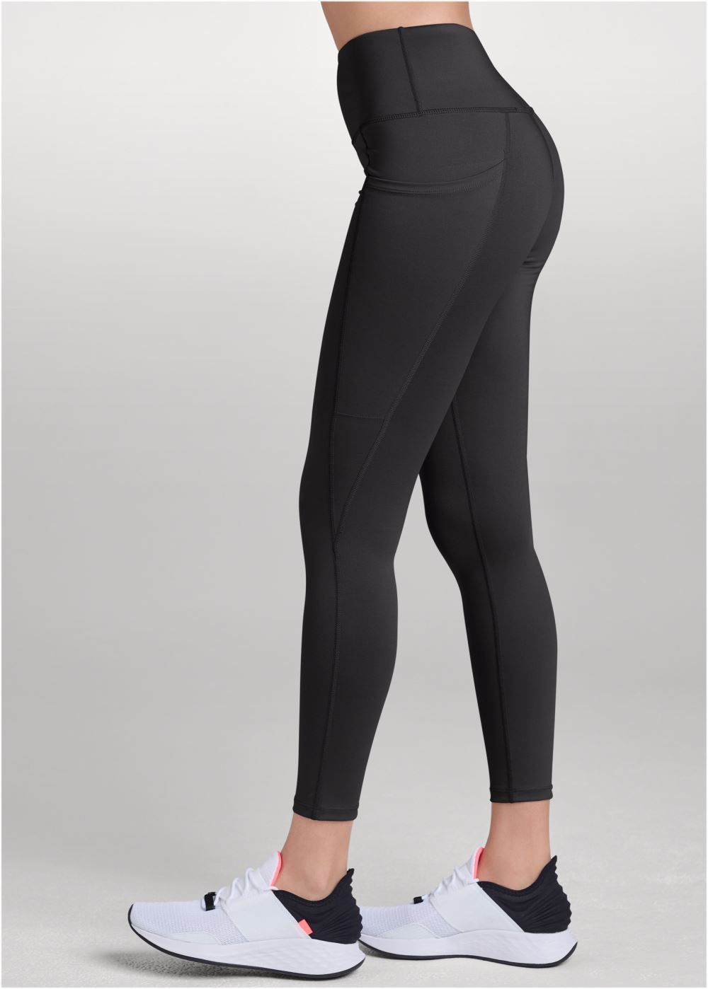 Venus Plus Size High-Rise 7/8 Pocket Leggings in Black