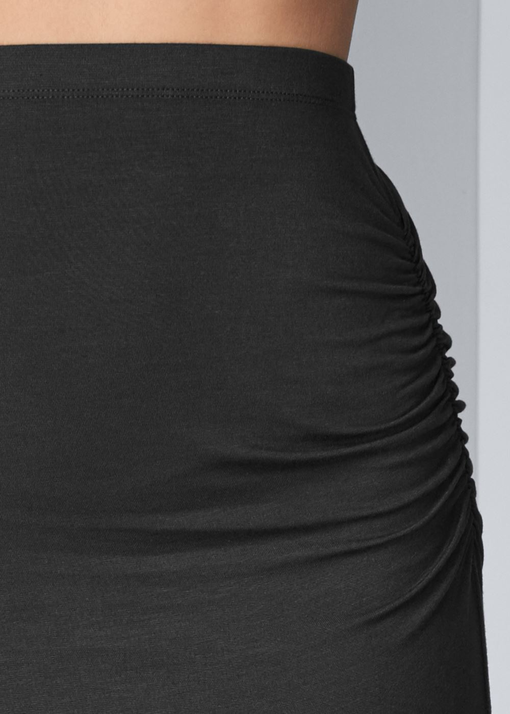 Venus Black EASY MIDI SKIRT