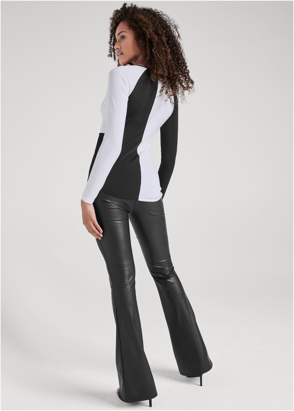 Venus Plus Size Color Block Chain Detail Top