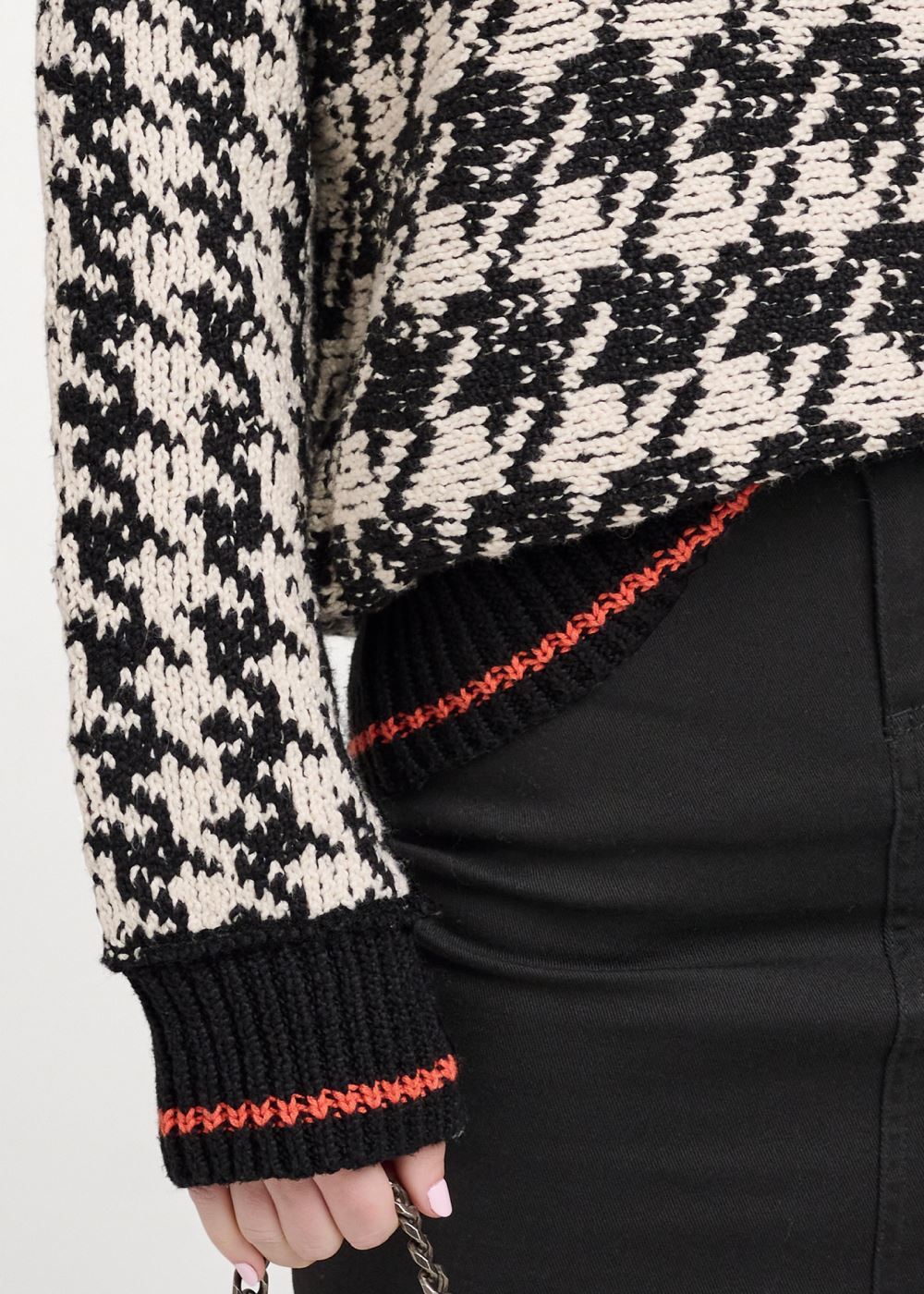Venus Plus Size Chunky Knit Houndstooth Turtleneck Sweater in Black Multi