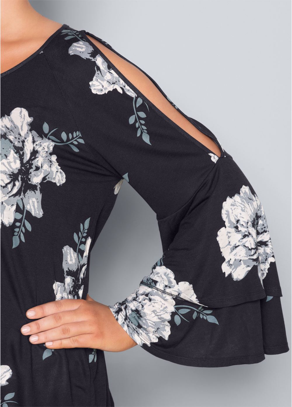 Venus Plus Size Floral Tiered Sleeve Top