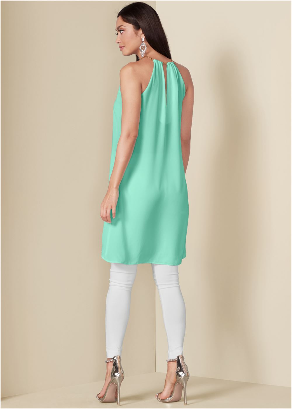Venus Plus Size High-Low Chain Detail Top