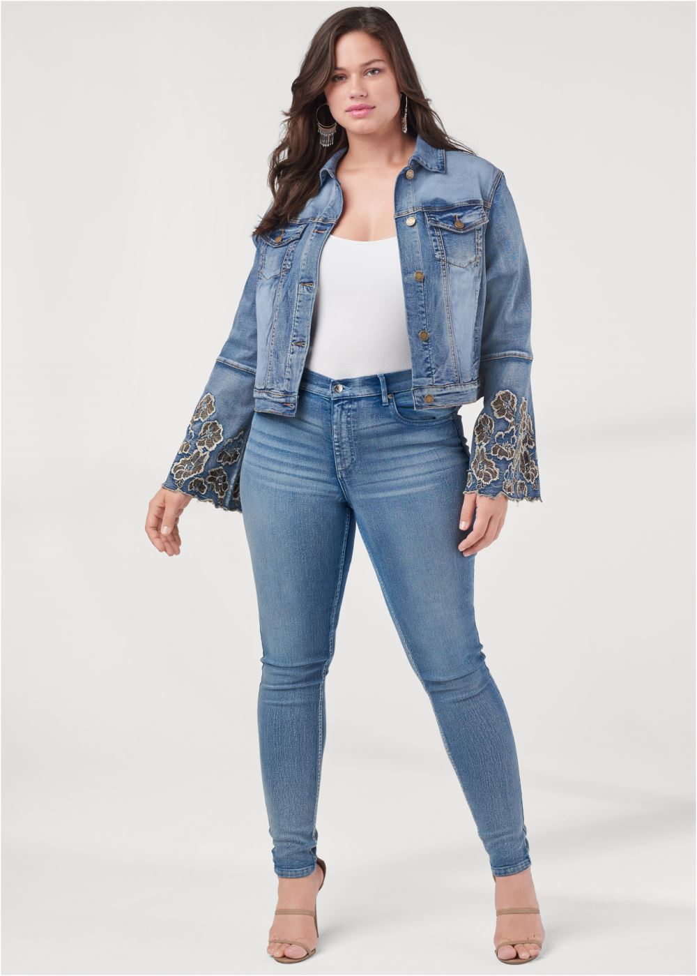 Venus Floral Embroidered Jacket in Medium Wash