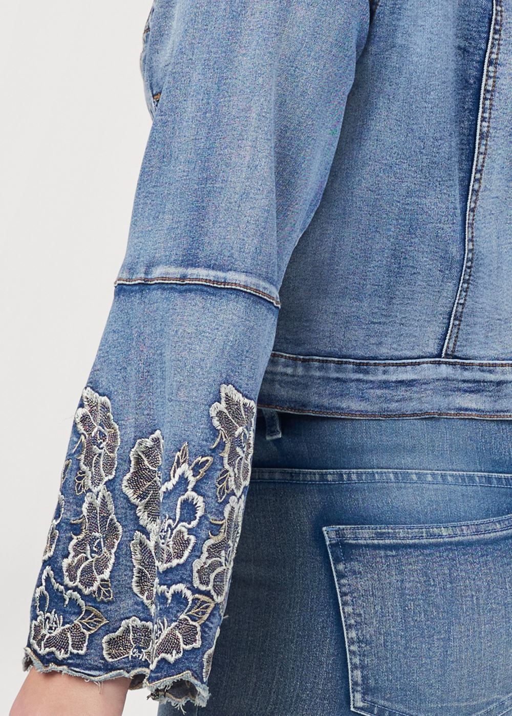 Venus Floral Embroidered Jacket in Medium Wash