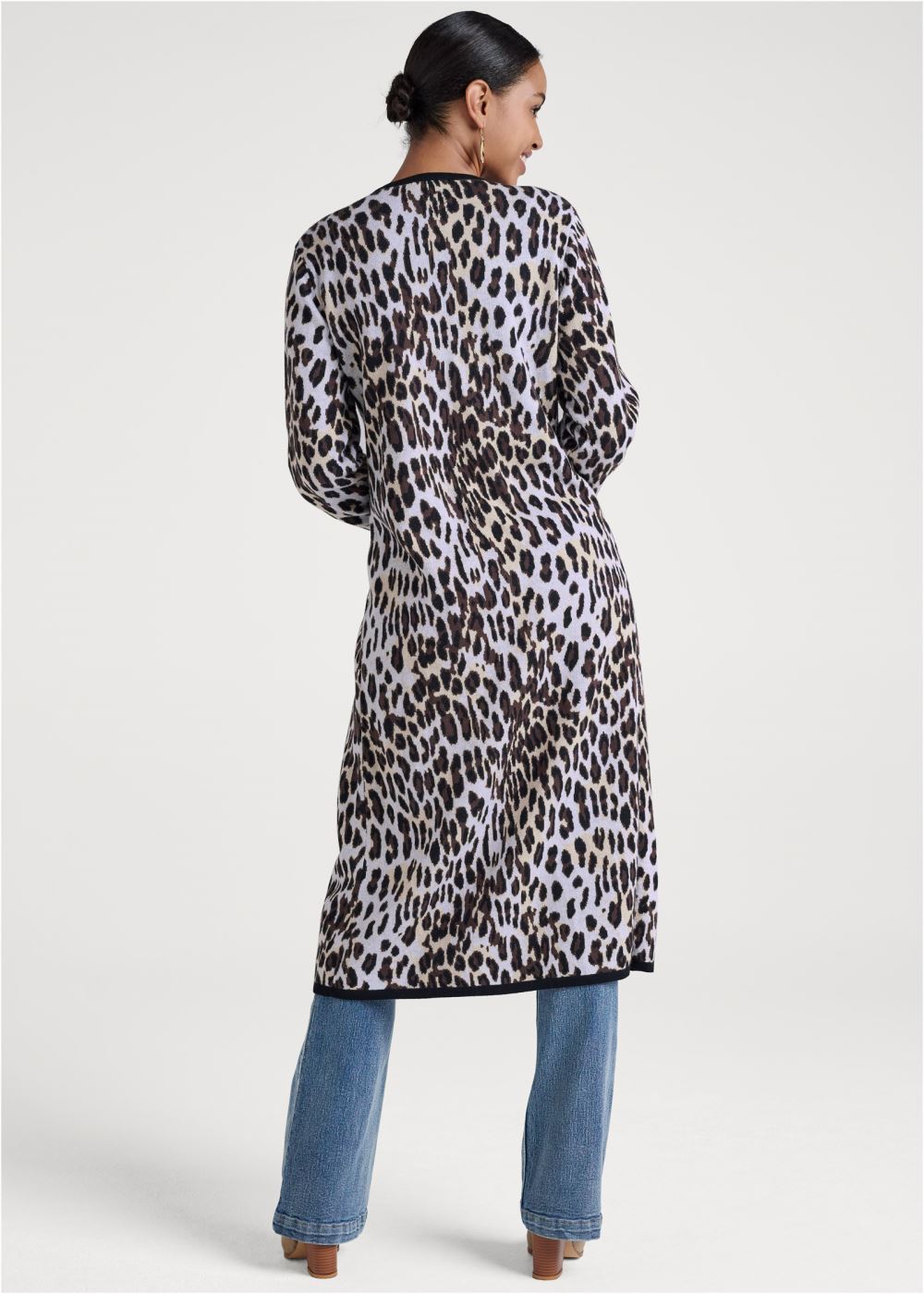 Venus Plus Size Snow Leopard Print Duster in White Multi