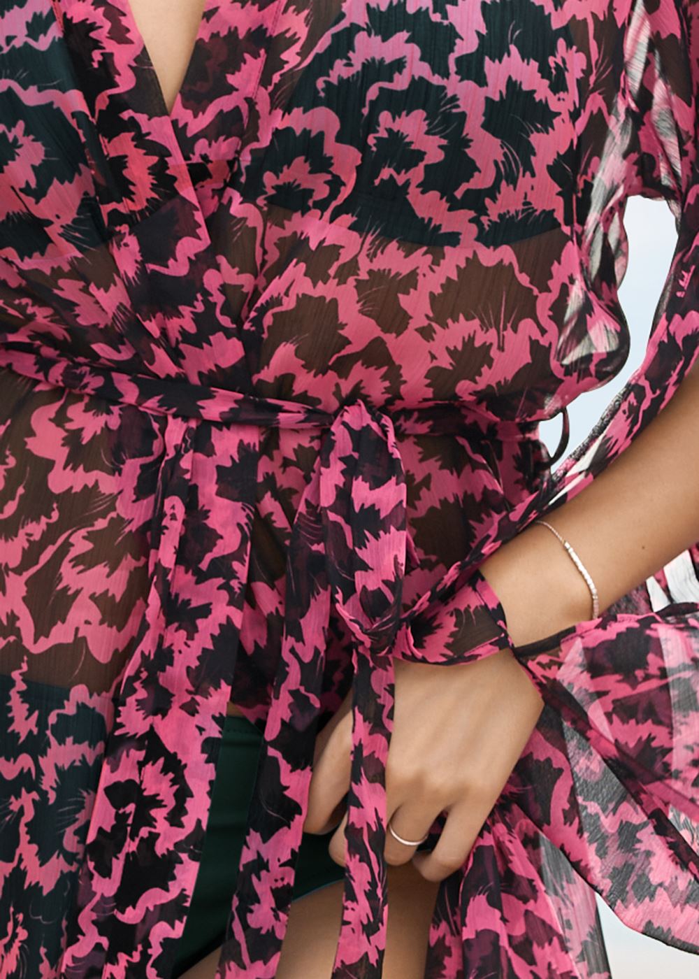 Venus Peek-A-Boo Sleeve Kimono in Summer Slush
