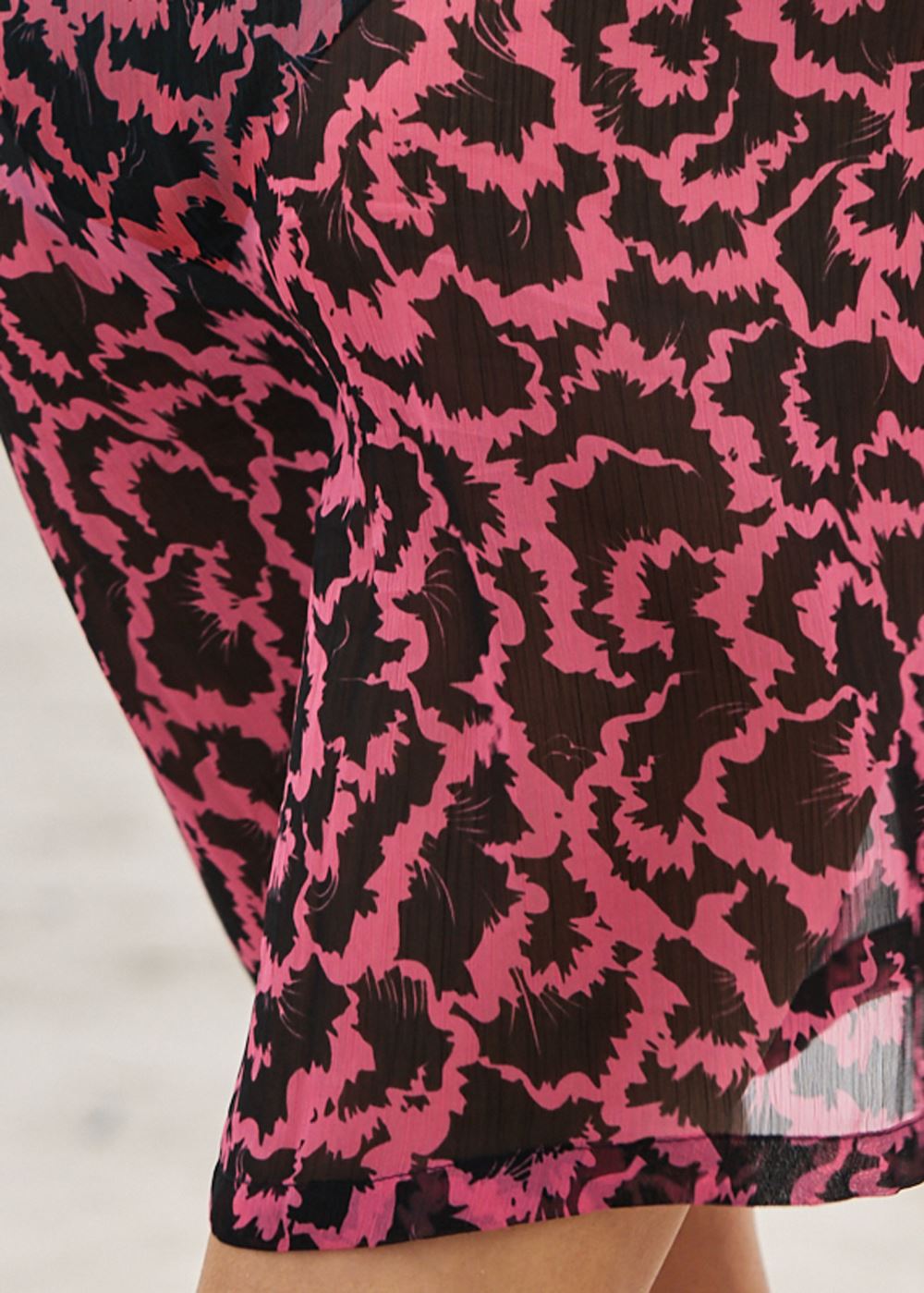 Venus Peek-A-Boo Sleeve Kimono in Summer Slush