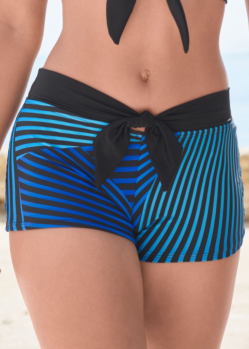Venus Tie-Front Shorts Bikini - Agility Geometric